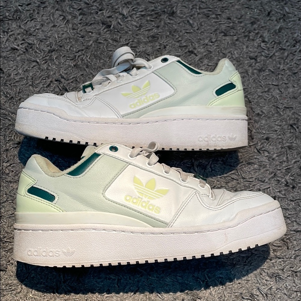 adidas Women’s White & Light Green Low-Top Sneakers
